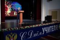 Рашид Темрезов поздравил учителей республики с профессиональным праздником