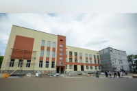 Глава Карачаево-Черкесии Рашид Темрезов ознакомился с ходом строительства новой пристройки к лицею №1 Усть-Джегуты на 400 мест
