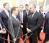 Председатель Правительства России Дмитрий Медведев посетил экспозицию Карачаево-Черкесии на агрофоруме «Золотая осень»