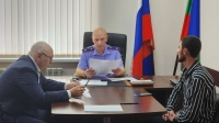 Руководитель регионального следственного управления СКР провел прием граждан в Усть – Джегутинском муниципальном районе